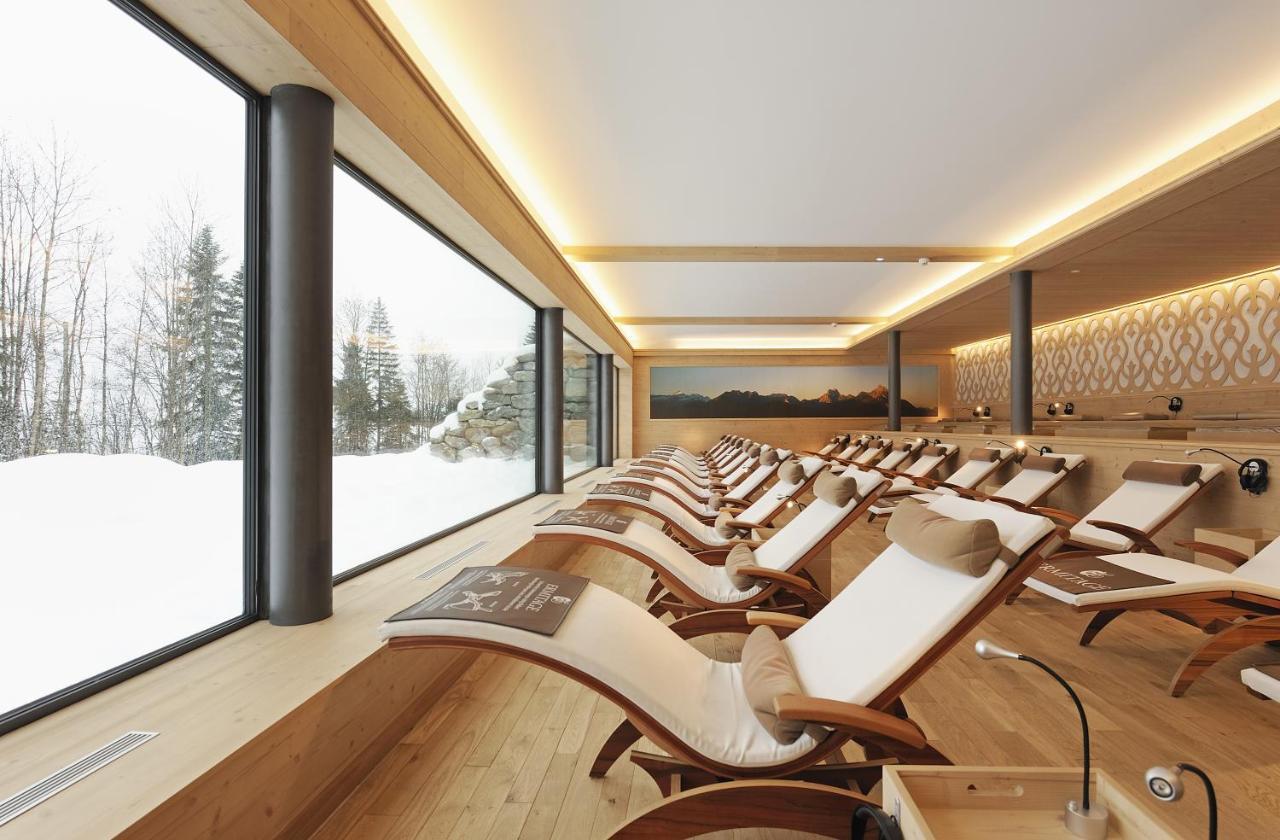 होटल Ermitage Wellness- & Spa-hotel Gstaad